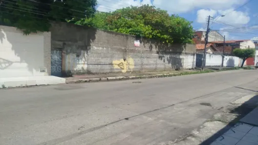Lote/Terreno à venda, 800m² no Henrique Jorge, Fortaleza