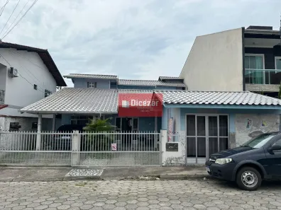 Casa com 4 Quartos à venda, 204m² no Armação, Penha