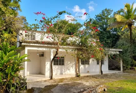 Casa com 4 Quartos à venda, 218m² no Limoeiro, Guapimirim