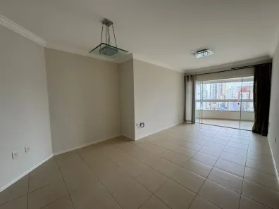 Apartamento com 3 Quartos para alugar, 110m² no Centro, Balneário Camboriú