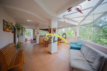 Casa com 3 Quartos à venda, 270m² no Jardim Sabiá, Cotia