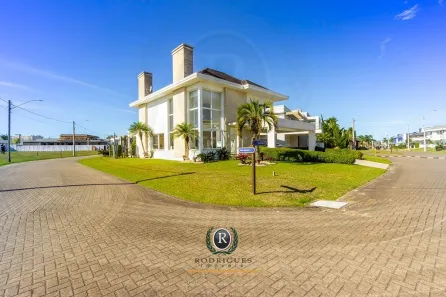 Casa de Condomínio com 4 Quartos à venda, 320m² no Torres, Torres