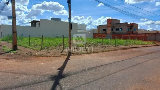 Lote/Terreno com 1 Quarto à venda, 540m² no Novo Mundo, Uberlândia