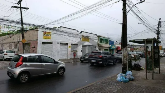 Prédio Comercial à venda, 600m² no Zumbi, Recife