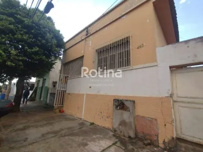 Casa com 3 Quartos para alugar, 100m² no Osvaldo Rezende, Uberlândia