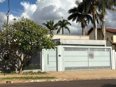 Casa com 6 Quartos à venda, 242m² no Jardim Paulista, Campo Grande