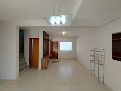 Casa de Condomínio com 4 Quartos para alugar, 360m² no Santa Mônica, Uberlândia