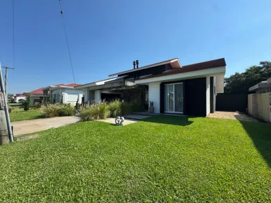 Casa de Condomínio com 3 Quartos à venda, 190m² no Condominio Green Village, Xangri-lá