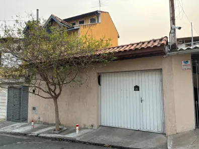 Casa com 2 Quartos para alugar, 175m² no Vila Lageado, São Paulo