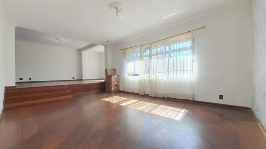 Sobrado com 5 Quartos à venda, 230m² no Vila Brasílio Machado, São Paulo