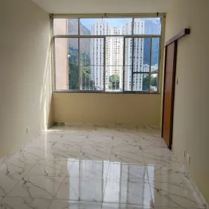 Kitnet para alugar, 24m² no Laranjeiras, Rio de Janeiro
