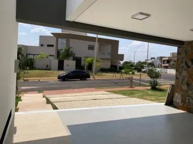 Casa de Condomínio com 3 Quartos à venda, 242m² no Shopping Park, Uberlândia