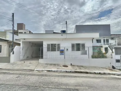 Casa com 3 Quartos à venda, 252m² no Nações, Balneário Camboriú