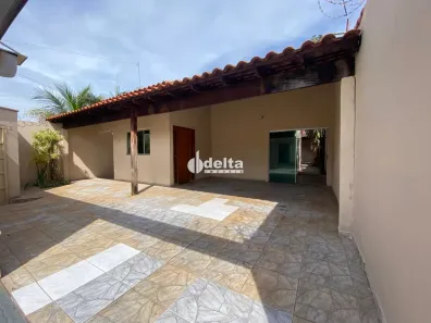 Casa com 4 Quartos para alugar, 170m² no Jardim Europa, Uberlândia