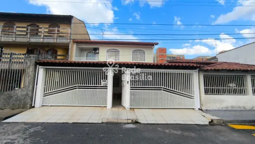 Casa com 4 Quartos para alugar, 250m² no Guará II, Brasília