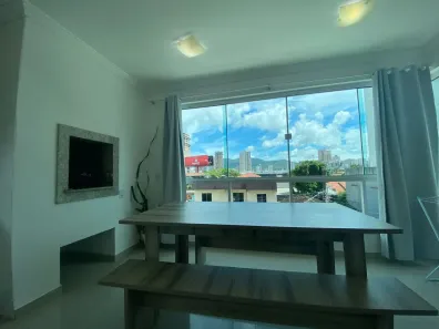Apartamento com 3 Quartos para alugar, 70m² no Meia Praia, Itapema
