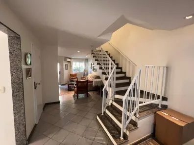 Casa de Condomínio com 4 Quartos à venda, 148m² no Camboinhas, Niterói