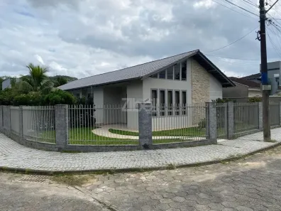 Casa com 3 Quartos à venda, 180m² no Glória, Joinville