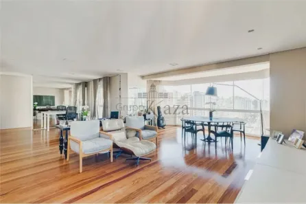 Apartamento com 3 Quartos à venda, 271m² no Vila Uberabinha, São Paulo