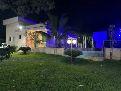 Casa com 3 Quartos à venda, 2000m² no Setor Central, Bela Vista de Goiás