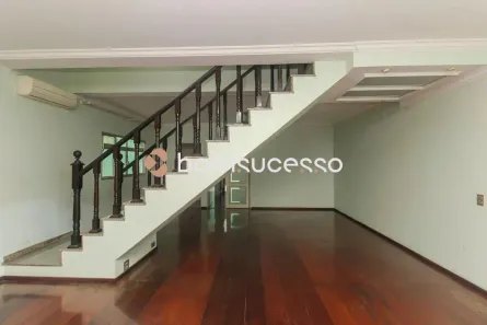 Casa com 3 Quartos para alugar, 228m² no Vila Ema, São Paulo