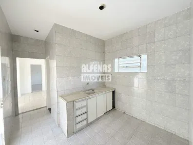 Casa com 2 Quartos para alugar, 65m² no Jardim Bandeirantes, Contagem