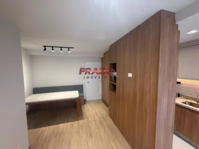 Apartamento com 3 Quartos para alugar, 78m² no Vila Marumby, Maringá