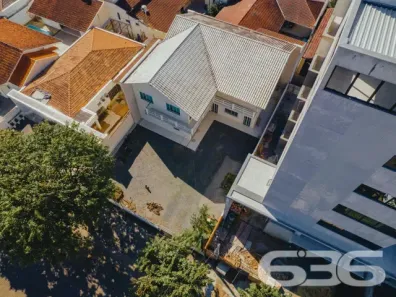 Sobrado com 2 Quartos à venda, 400m² no Bucarein, Joinville