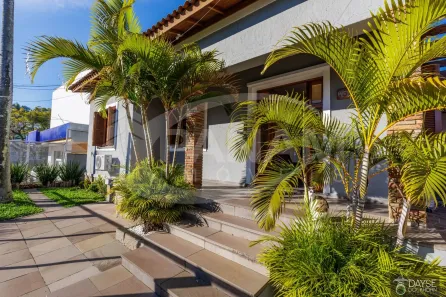 Casa com 3 Quartos à venda, 160m² no Jardim Lindóia, Porto Alegre