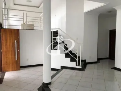 Casa com 4 Quartos para alugar, 250m² no Morada da Colina, Uberlândia