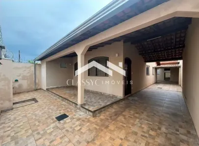 Casa com 4 Quartos para alugar, 161m² no Cidade Jardim, Uberlândia