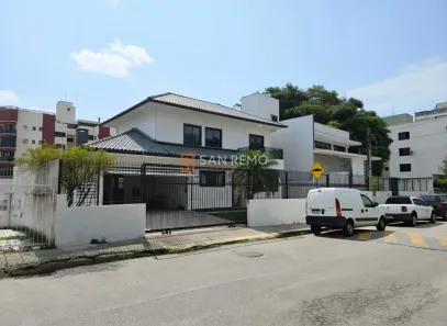 Casa com 4 Quartos para alugar, 160m² no Coqueiros, Florianópolis