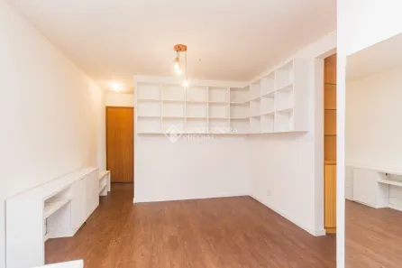 Apartamento com 3 Quartos para alugar, 70m² no Chácara das Pedras, Porto Alegre