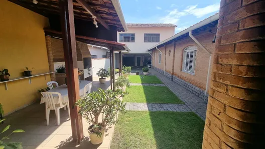 Sobrado com 3 Quartos à venda, 304m² no Vila São João, Caçapava
