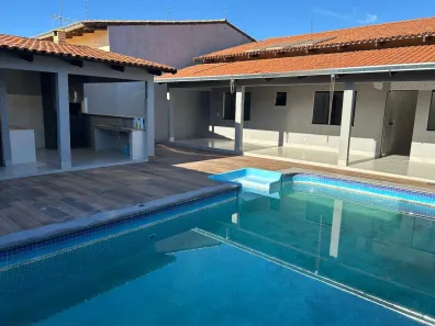 Casa com 3 Quartos à venda, 199m² no Goiânia 2, Goiânia