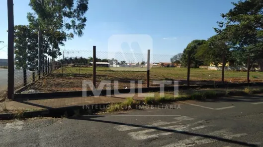 Lote/Terreno com 1 Quarto à venda, 8588m² no Jardim Holanda, Uberlândia