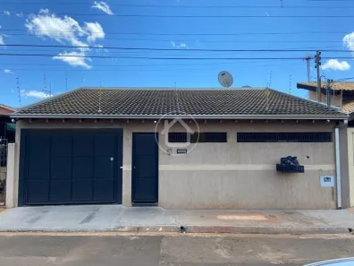 Sobrado com 2 Quartos à venda, 212m² no Conjunto José Abrão, Campo Grande