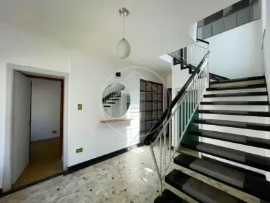 Sobrado com 5 Quartos à venda, 250m² no Jardim Três Corações, São Paulo