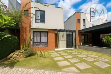 Casa com 3 Quartos à venda, 220m² no SIM, Feira de Santana