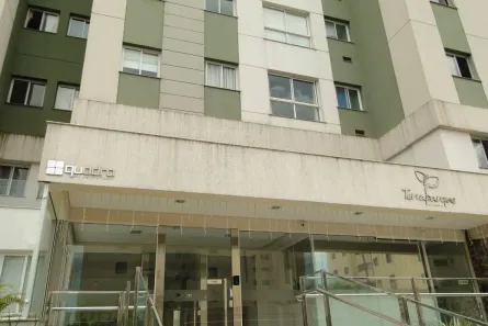Apartamento com 3 Quartos para alugar, 58m² no Champagnat, Londrina