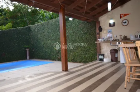 Casa com 3 Quartos à venda, 300m² no Vila Nova, Porto Alegre
