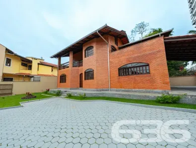 Sobrado com 5 Quartos à venda, 286m² no Anita Garibaldi, Joinville