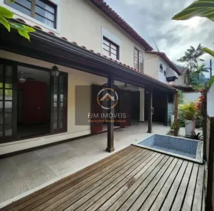 Casa de Condomínio com 4 Quartos à venda, 180m² no São Francisco, Niterói