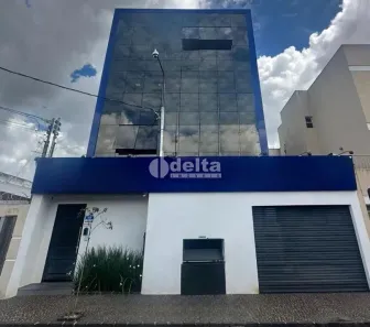 Ponto Comercial para alugar, 1100m² no Bom Jesus, Uberlândia