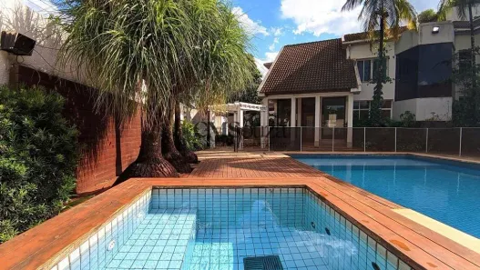Imóvel Comercial com 6 Quartos para alugar, 586m² no Quebec, Londrina