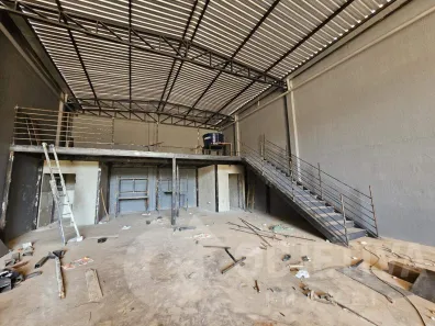Galpão/Depósito/Armazém para alugar, 250m² no Nossa Senhora das Graças, Uberlândia