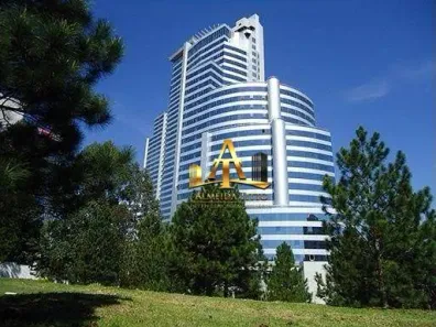 Sala Comercial para alugar, 42m² no Green Valley Alphaville, Barueri
