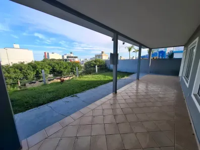 Casa com 3 Quartos para alugar, 190m² no Glória, Macaé