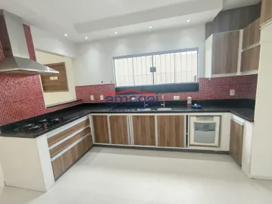 Casa com 3 Quartos para alugar, 240m² no Jardim América, Jacareí