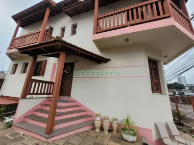 Casa com 3 Quartos à venda, 165m² no Nossa Senhora de Lourdes, Caxias do Sul